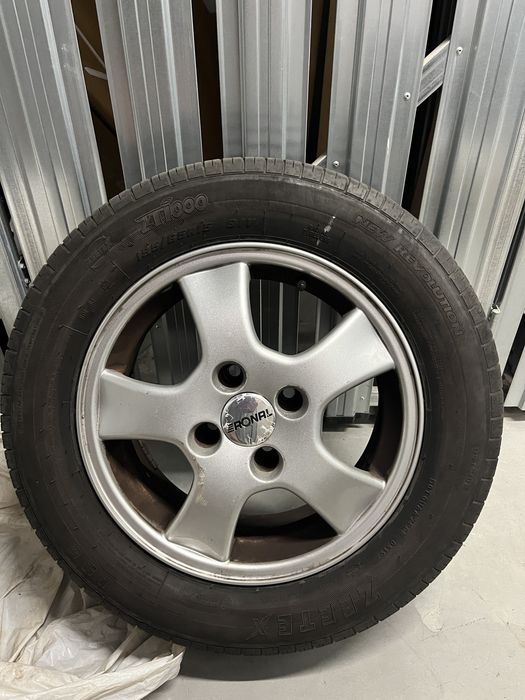 Komplet kół z oponami całorocznymi 195/65 R15