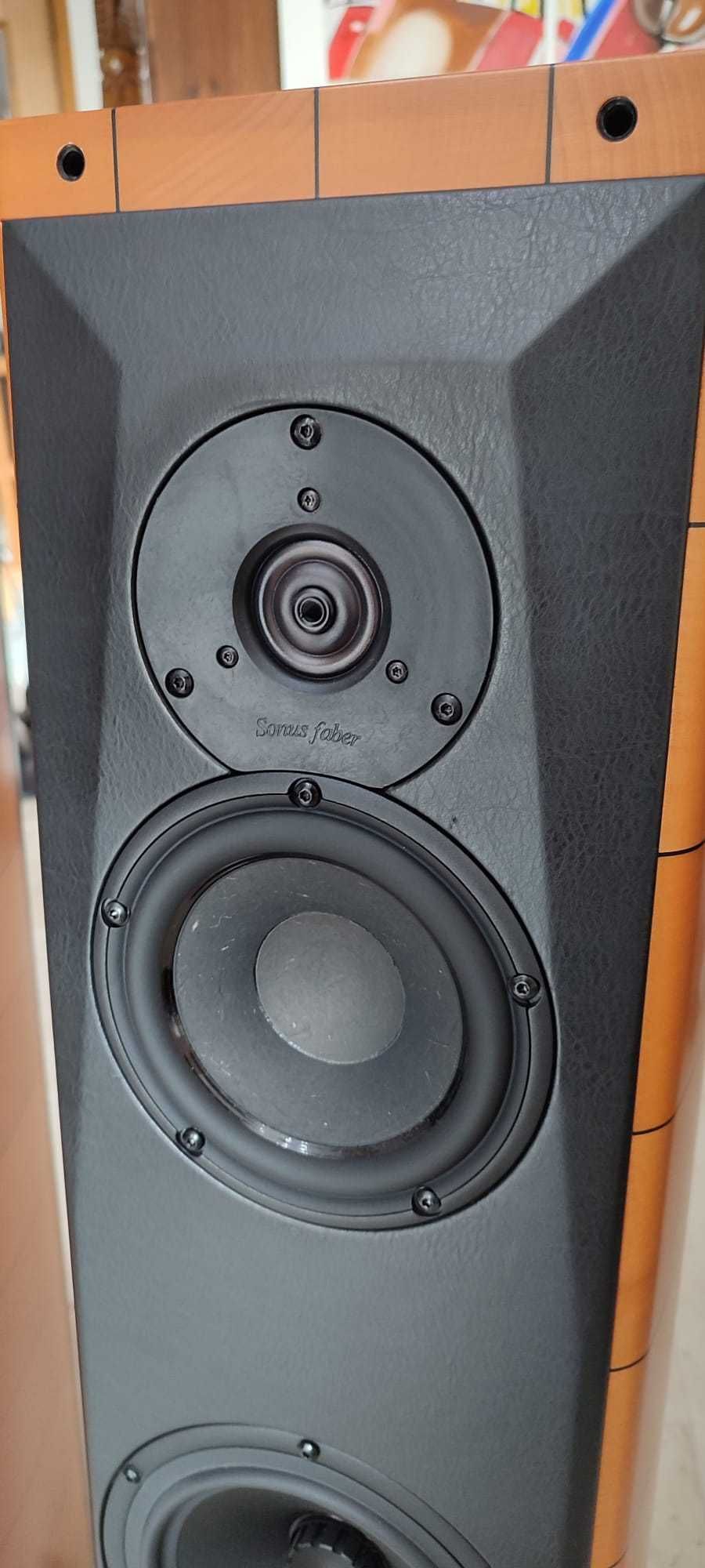 Sonus Faber Cremona M, colunas de chão de 3 vias (em excelente estado)