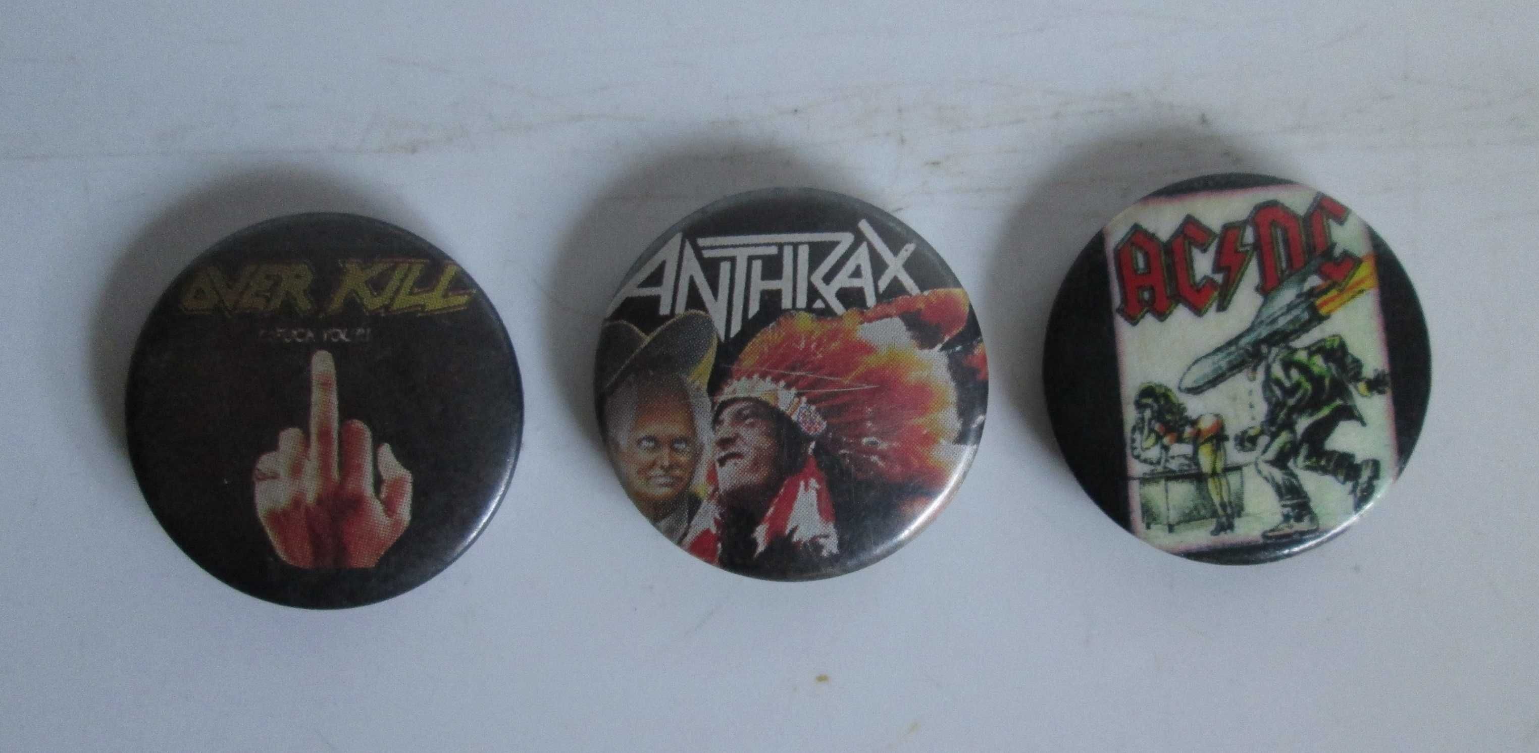 Pin badge heavy et trash metal