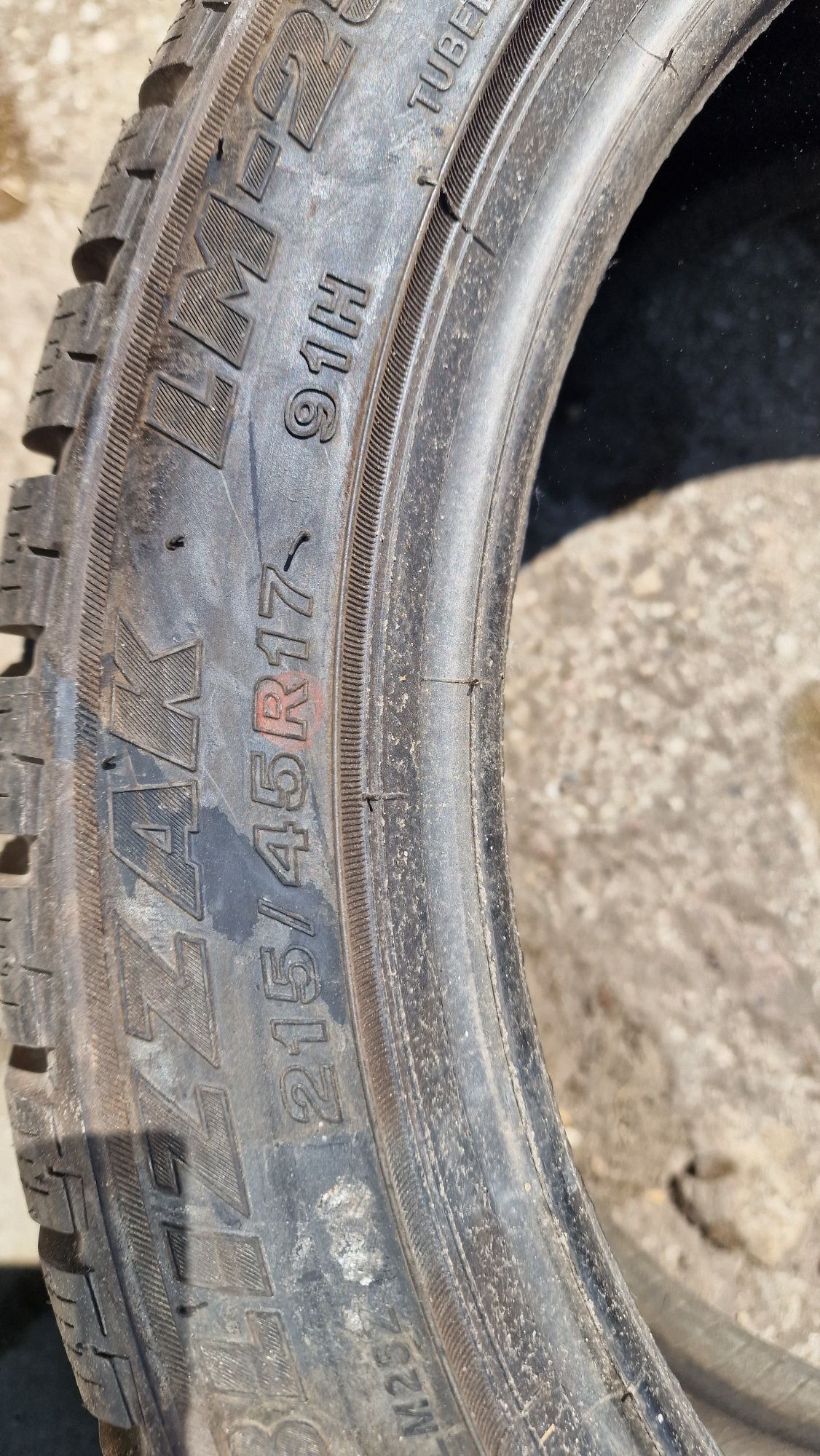 215/45r17 Bridgestone Blizzak LM 25 XL