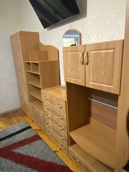 Продам одно спальне дерев'яне ліжко і стєнку