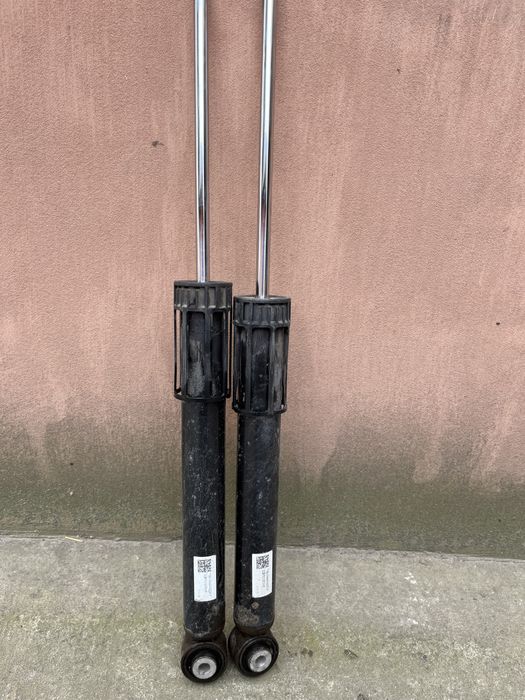 Продам задні амортизатори октавія а 7