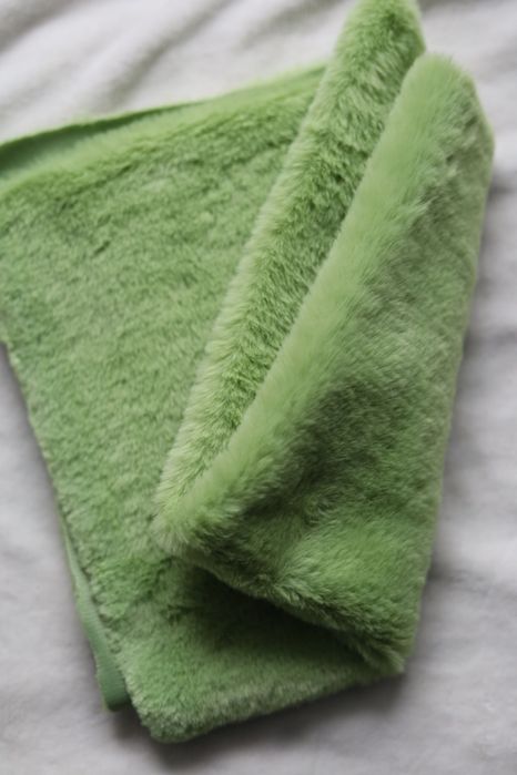 Мʼяка норка, зеленого кольору 50х50см