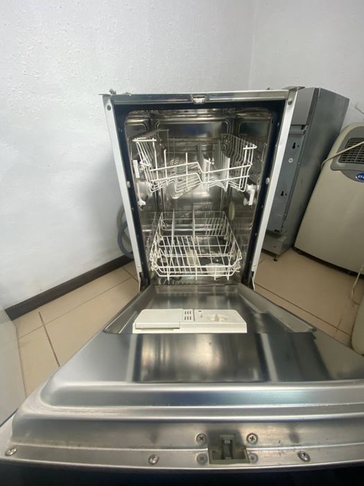 Посудомойна машина