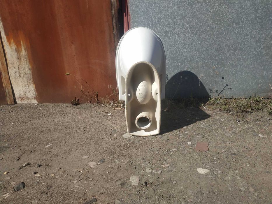 Унитаз со сливом в пол Kolo Runa