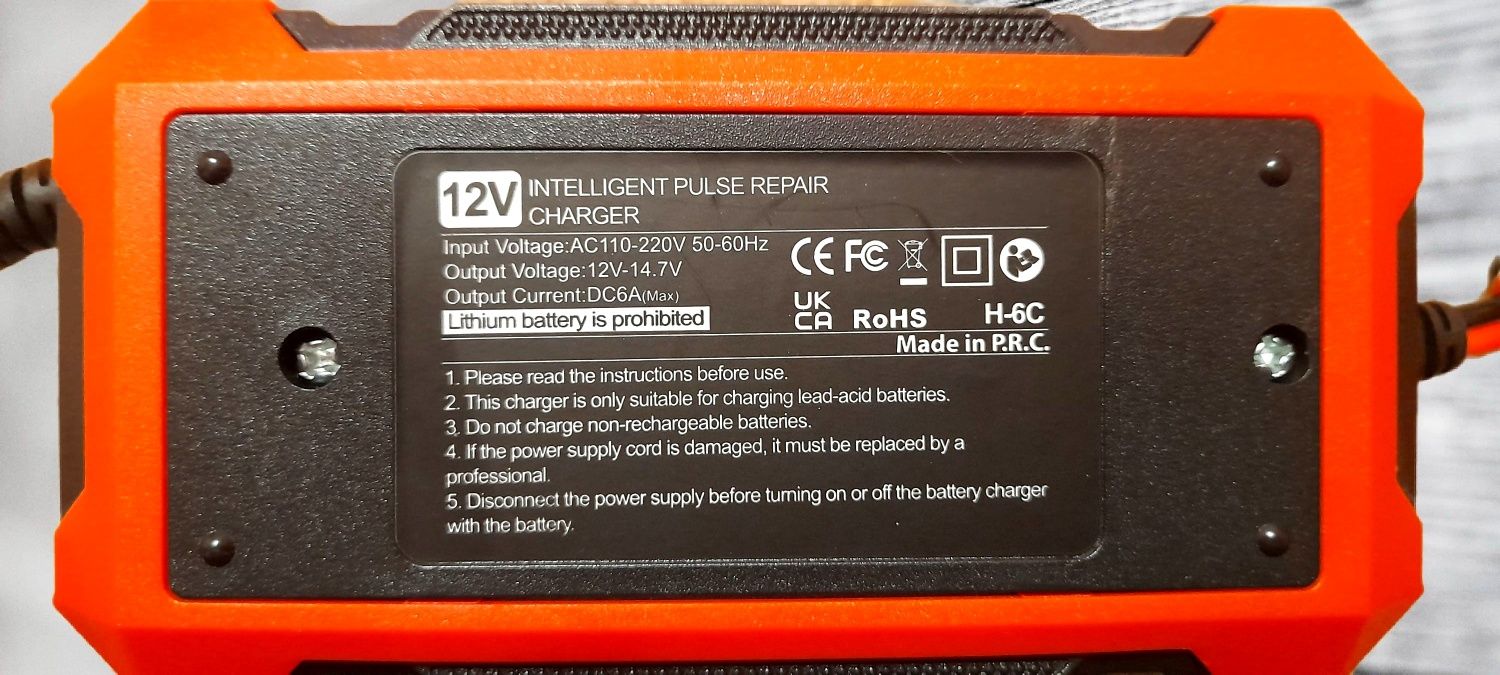 Автомобільне зарядне для акумулятора 12V-6 Amper/імпульсна