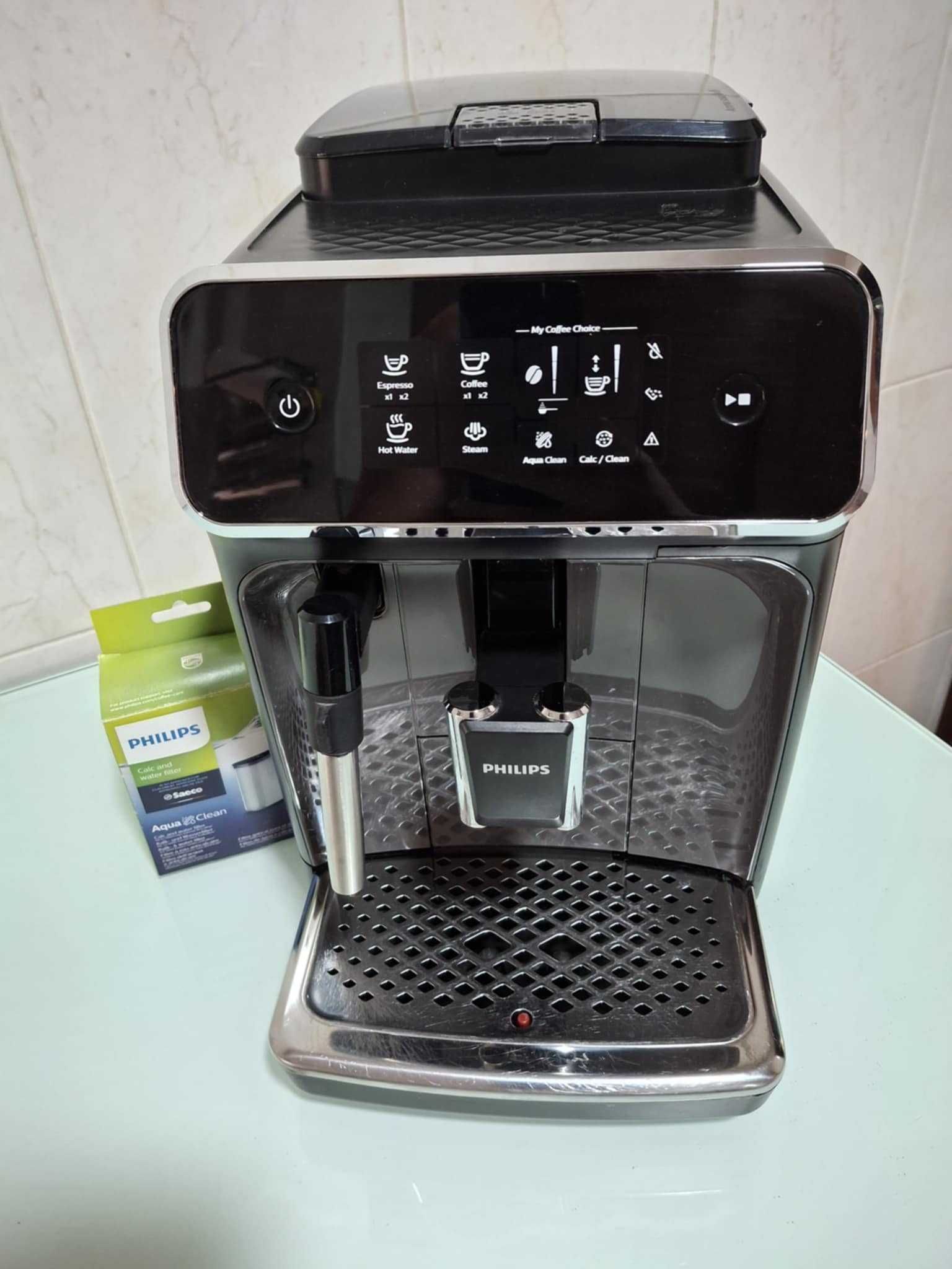 Máquina de Café Automática PHILIPS Serie 2200 EP2224/10