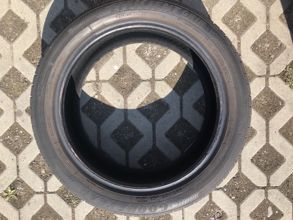 Goodyear EfficientGrip Performance  205/50R17 93W