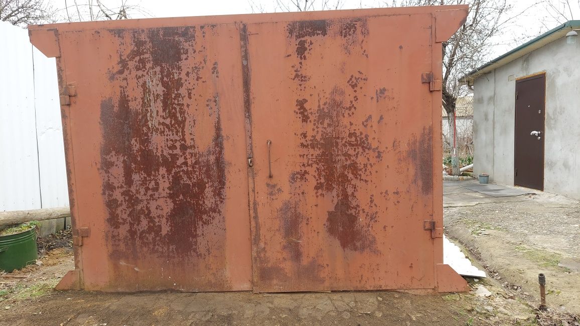Ворота металеві гаражні з коробкою