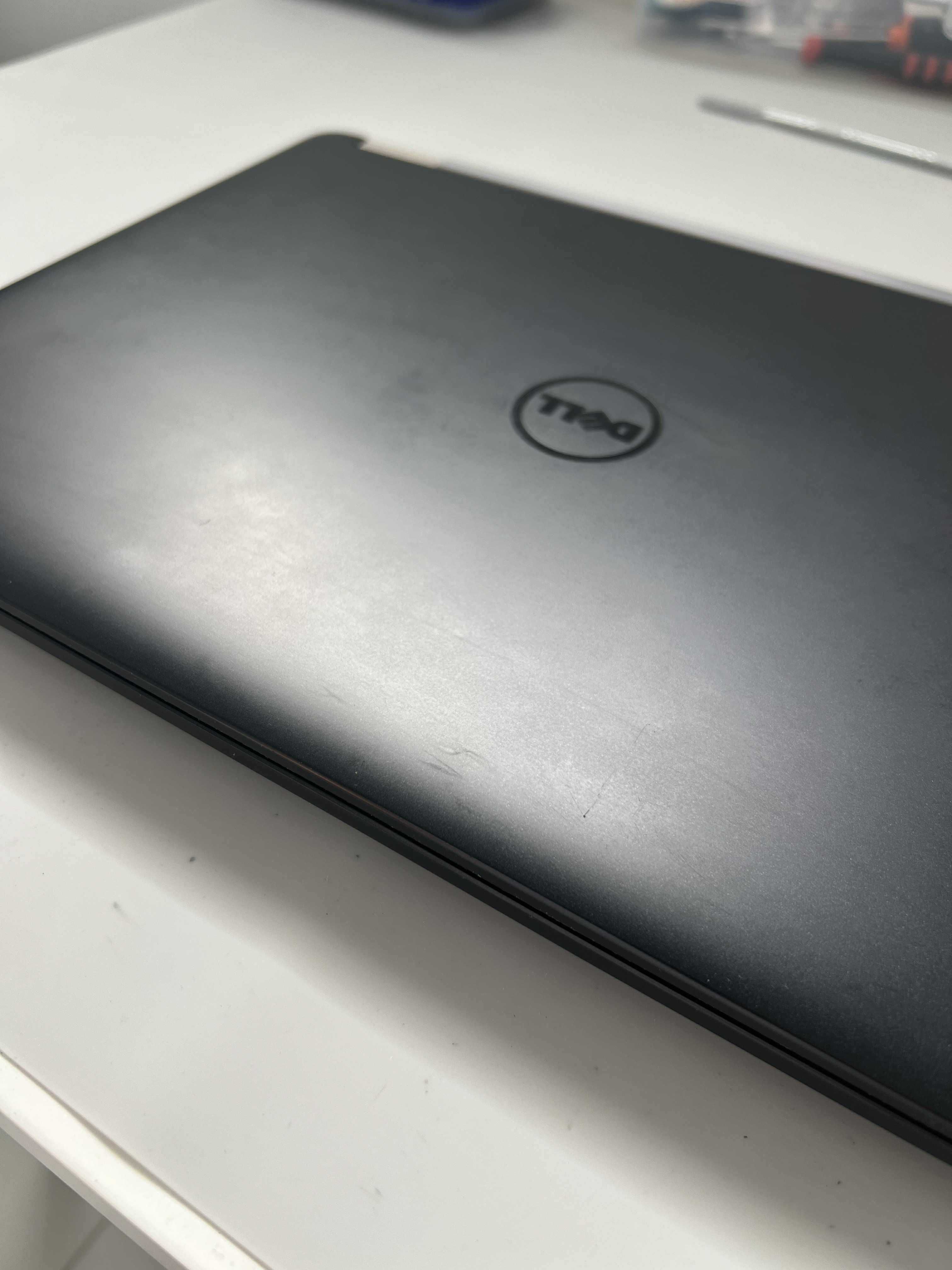 Portátil Dell E5470 I5 2.4GHZ | 8GB | Nvme 256gb