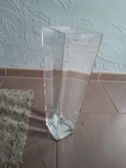 Duży wazon szklany wys. 37 cm.