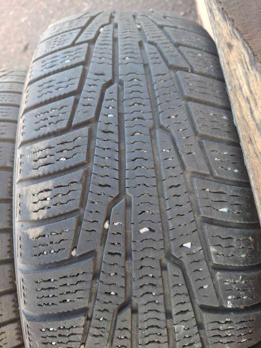Продам дві зимові шини NOKIAN 185\60R15-88R