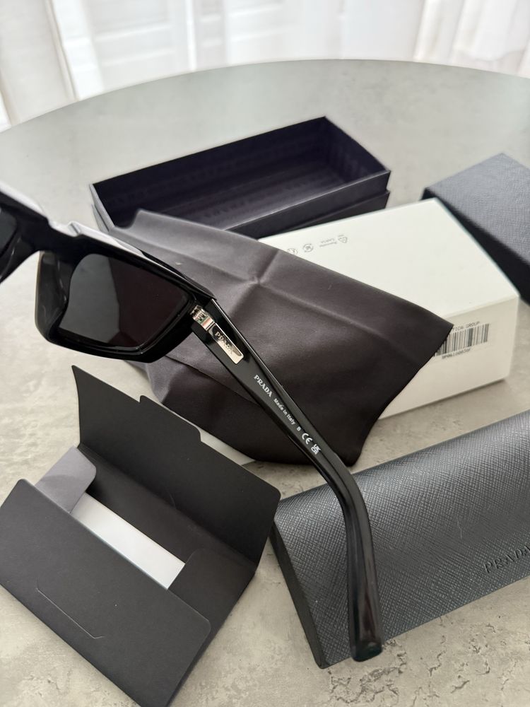 Okulary przeciwsłoneczne PRADA