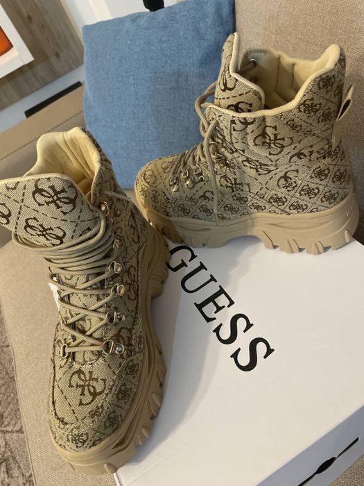 Ботинки guess 40
