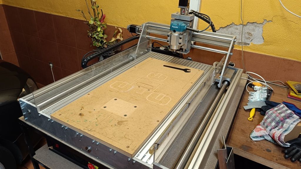 Máquina / Fresadora CNC