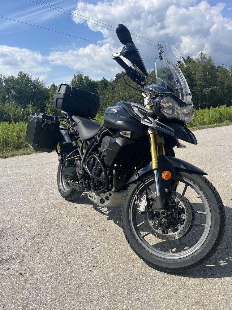 Sprzedam triumph tiger 800 ! Nowe opony , ori kufry !