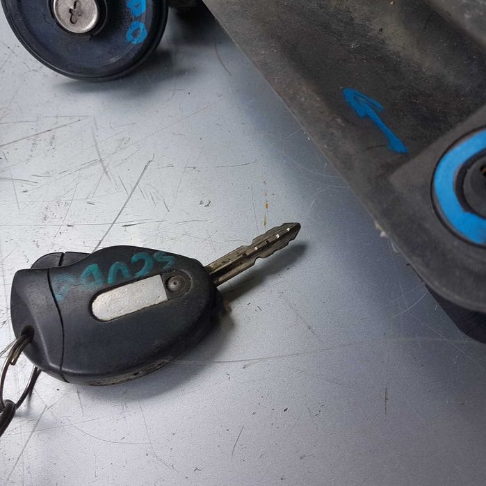 klamka korek stacyjka kluczyk z drzwi scudo jumper expert I 99r