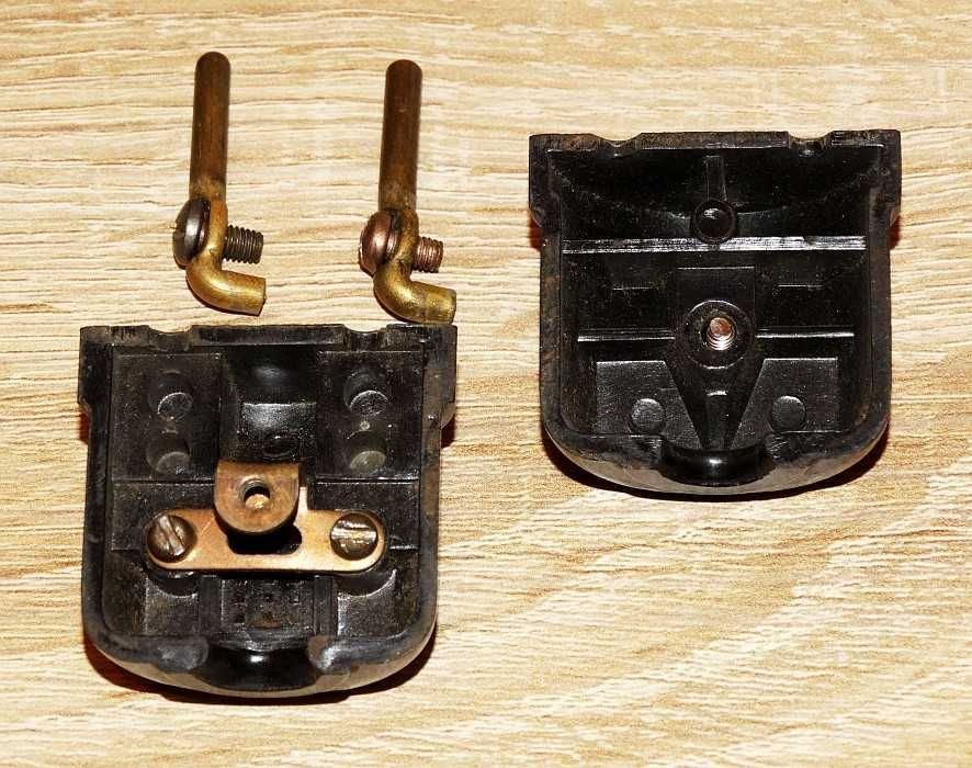 Wtyk wtyczka sieciowa bakelitowa RWT A-4, 6 A / 250 V RETRO PRL