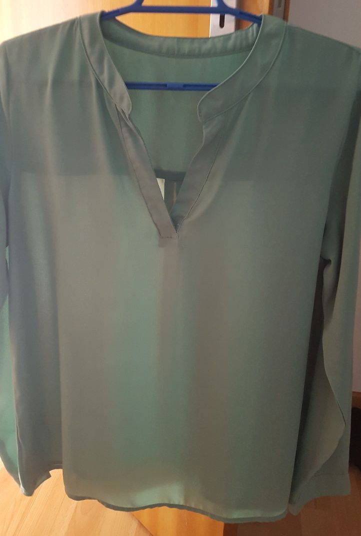 Blusas e camisas