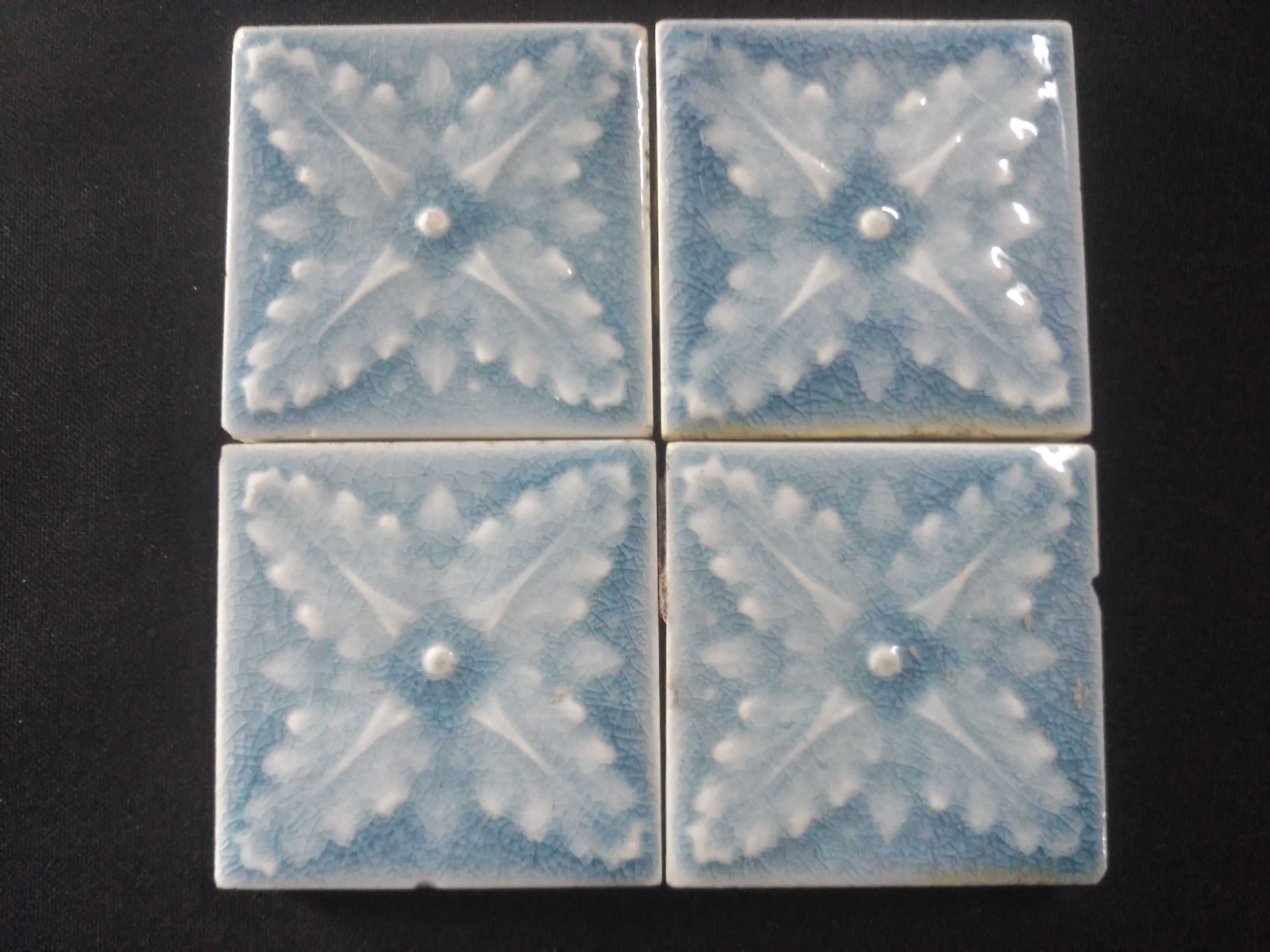 Quadra de azulejos - Em relevo