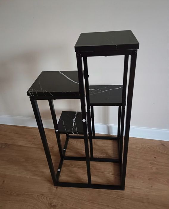 Metalowy kwietnik 4-poziomowy 68 cm czarny marmur glamour
