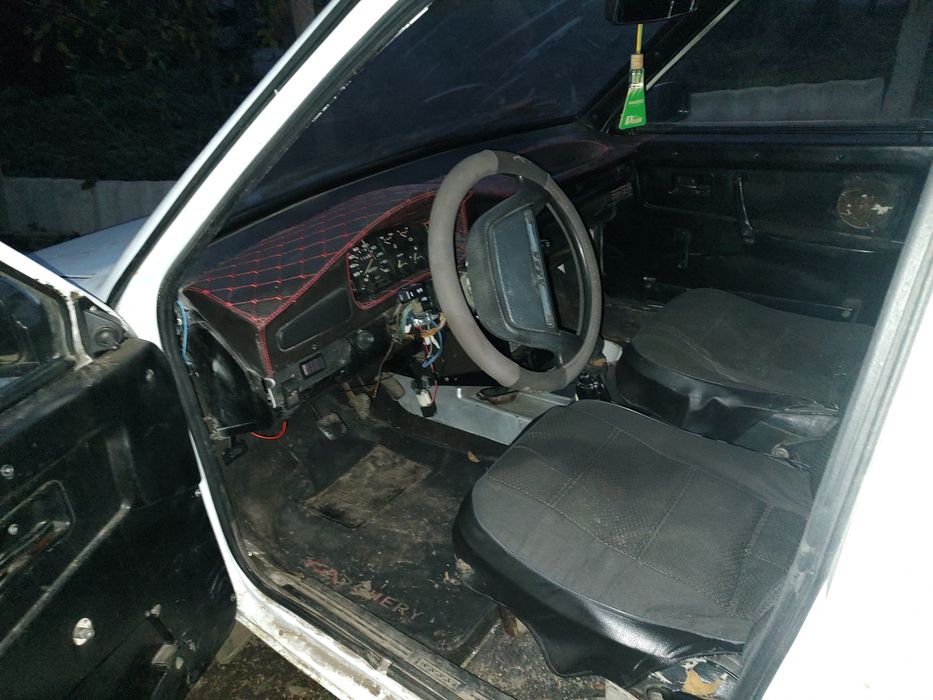 Продам ваз 2109. Машина на ходу.