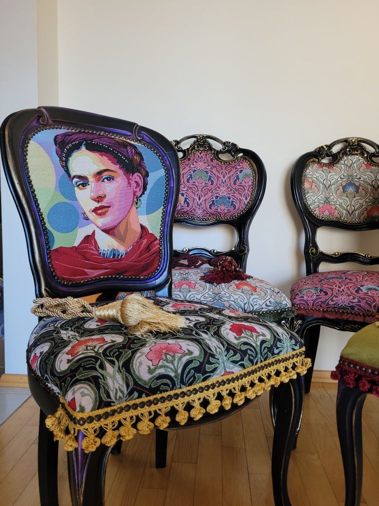 Zestaw krzesła (4szt). Frida Kahlo boho chic  i zabytkowy stół