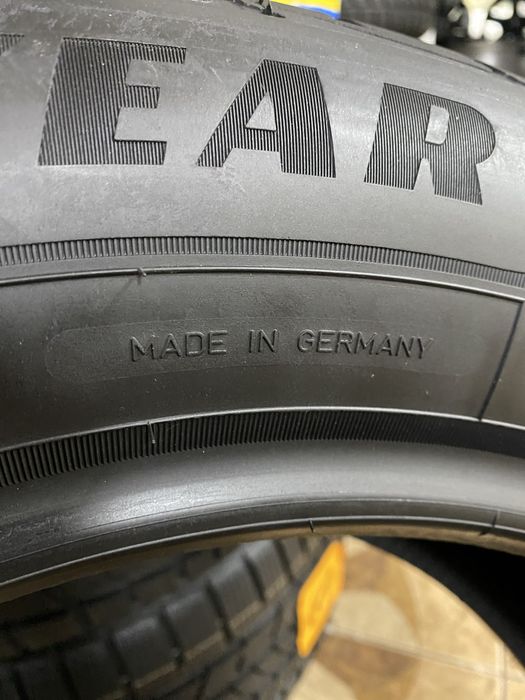 235/60/18 107Н XL GOODYEAR Ultra Grip Performance + SUV