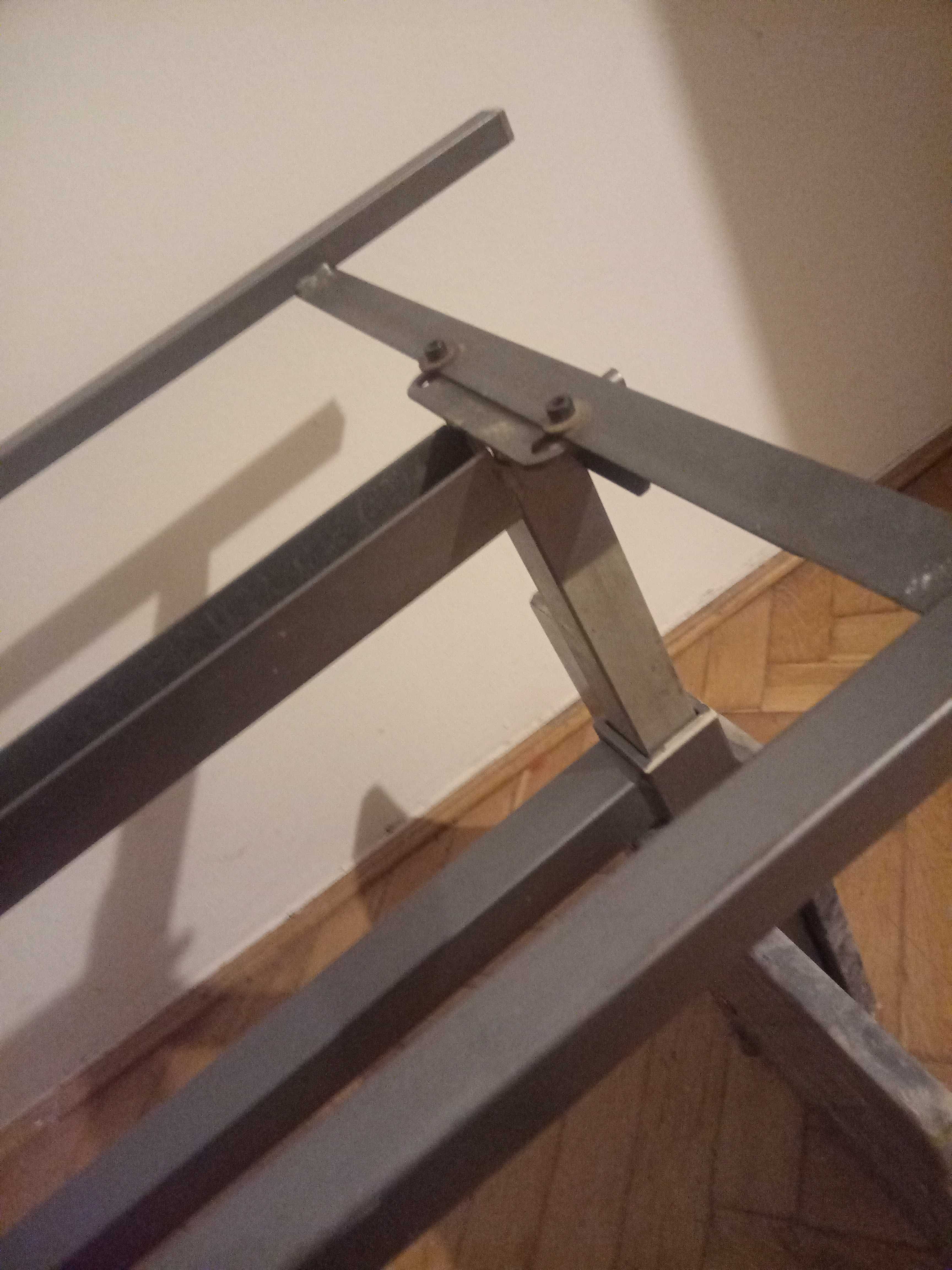 Stół ze zdejmowanym blatem