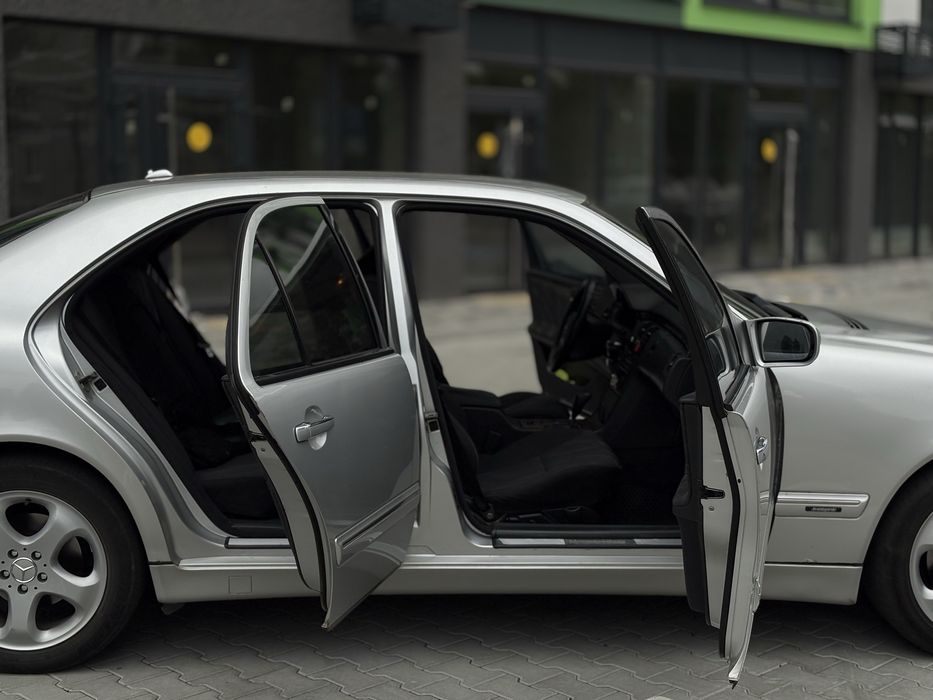 Mercedes-Benz W210 E320 4matic