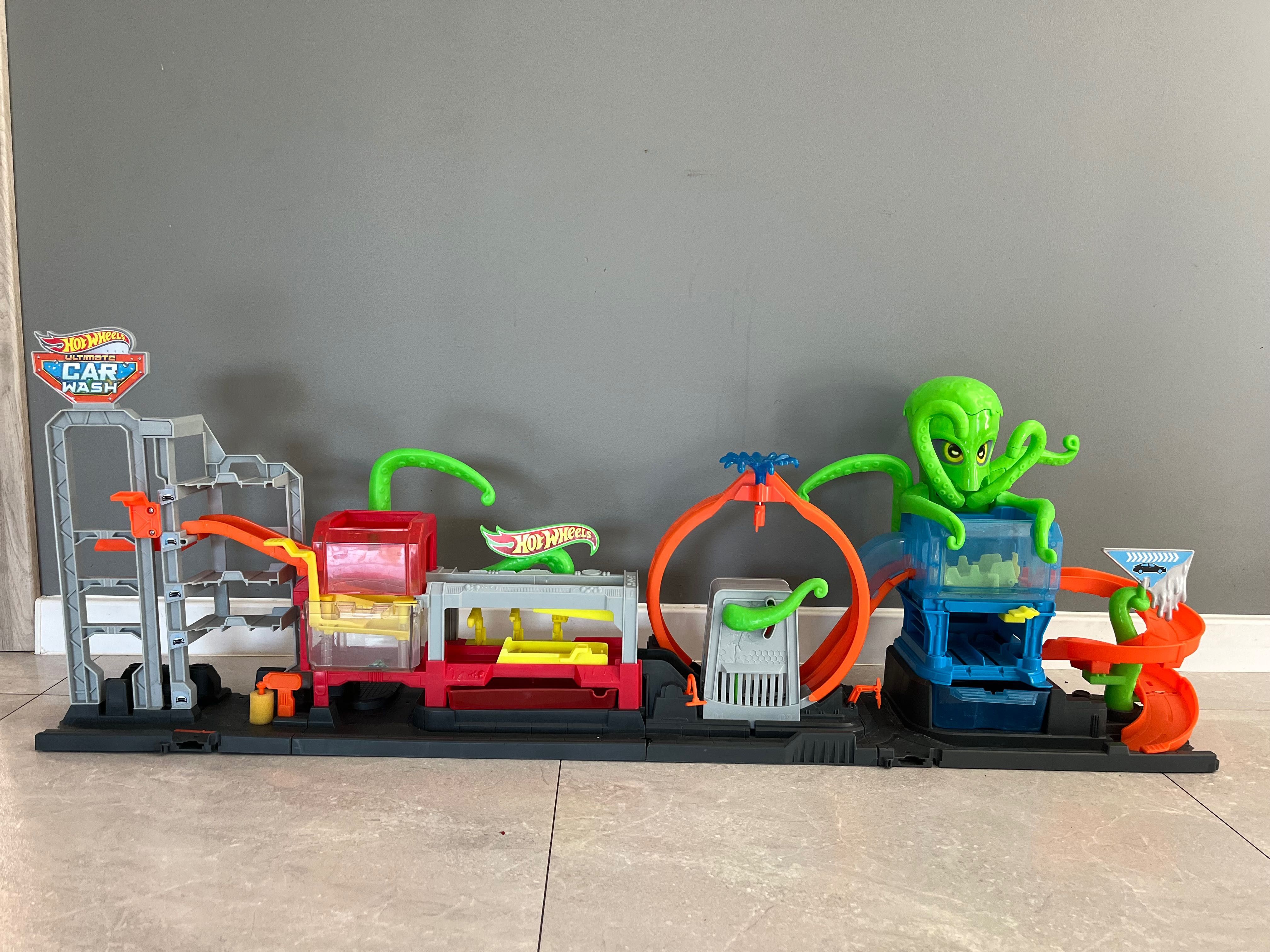 Hot Wheels zestaw Mega Myjnia Atak ośmiornicy