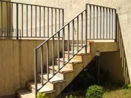 vendo grades em ferro para escadaria