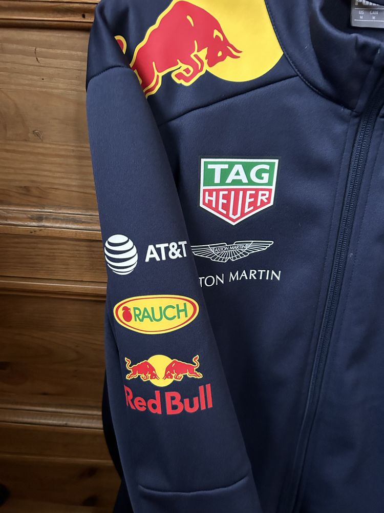 Kurteczka Red Bull , Puma