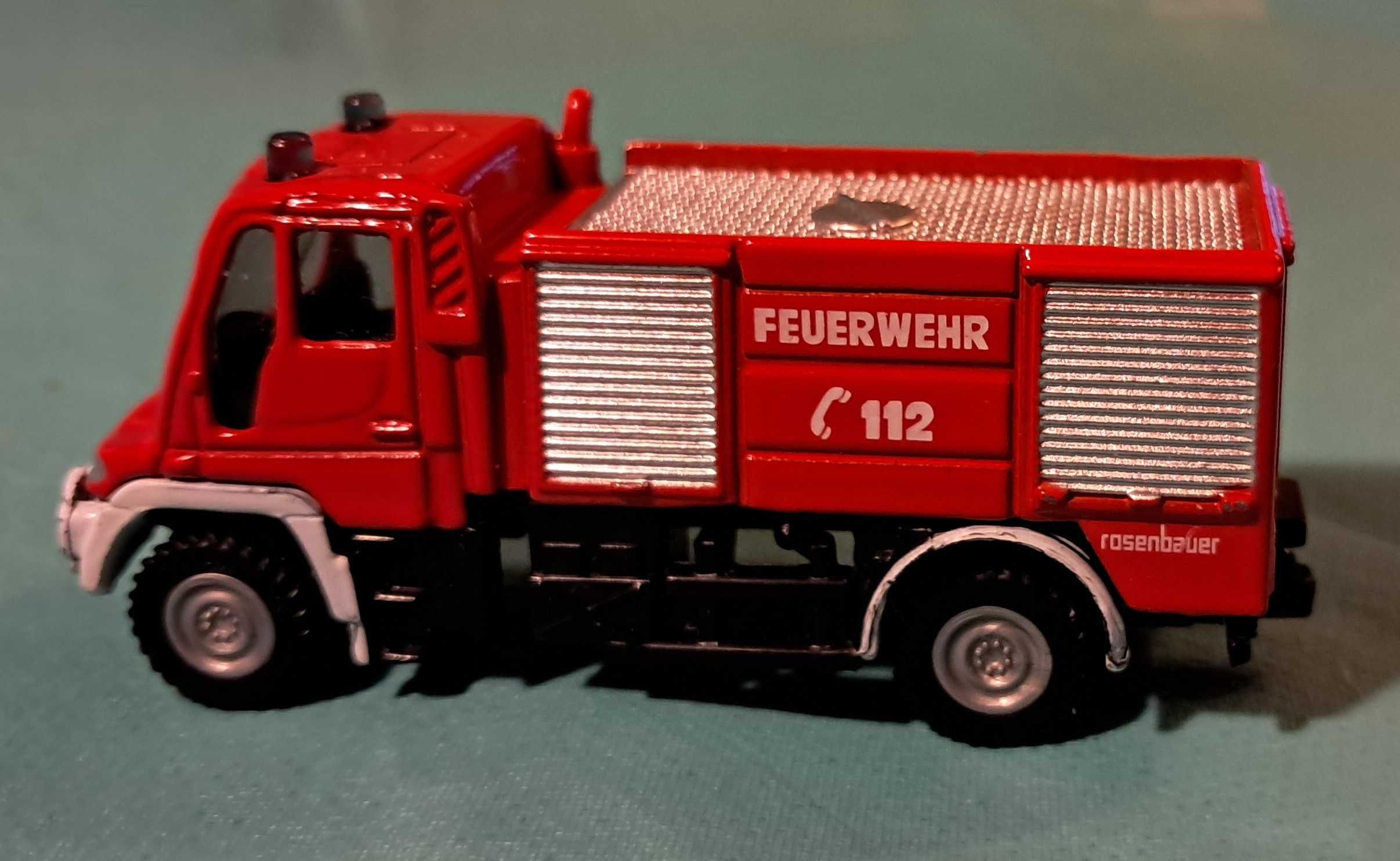 Autko, resorak Siku - Mercedes Unimog U400 fire engine