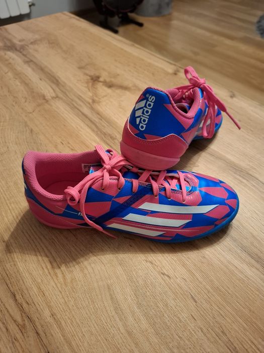 Buty sportowe halówki