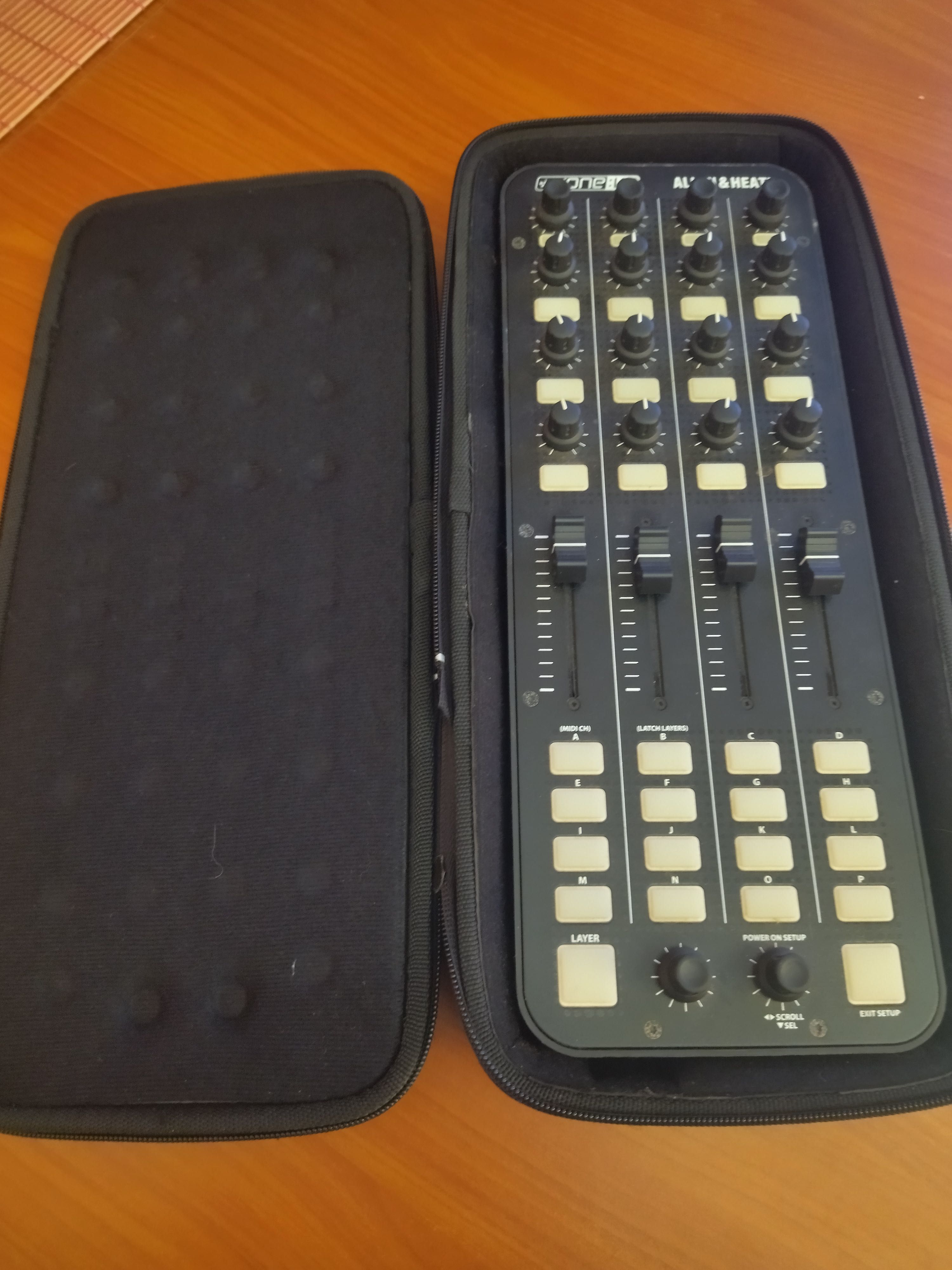 Controlador Allen & Heath Xone:K2