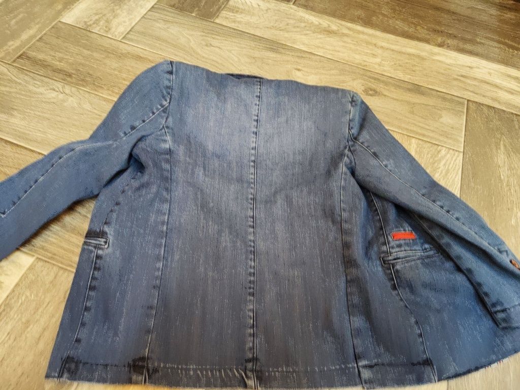 Джинсовый модный пиджак на 8 лет за 100 грн