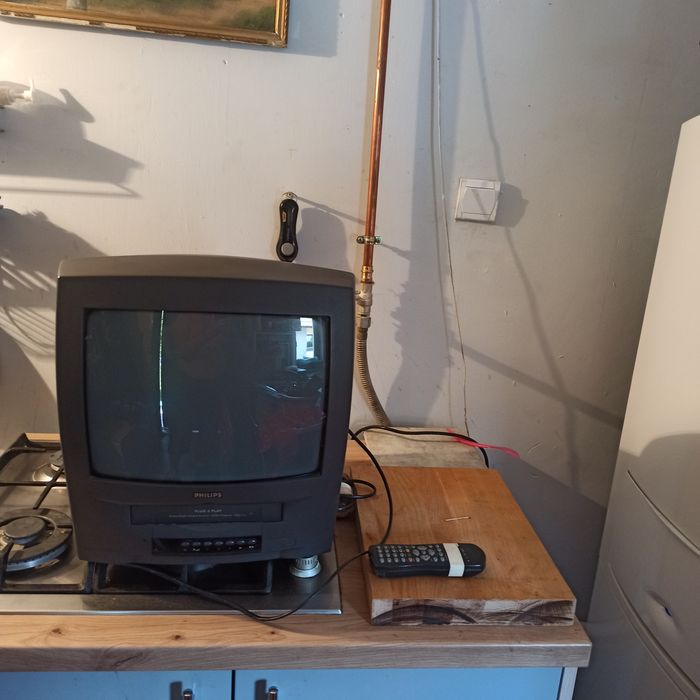 Telewizor Philips z magnetowidem