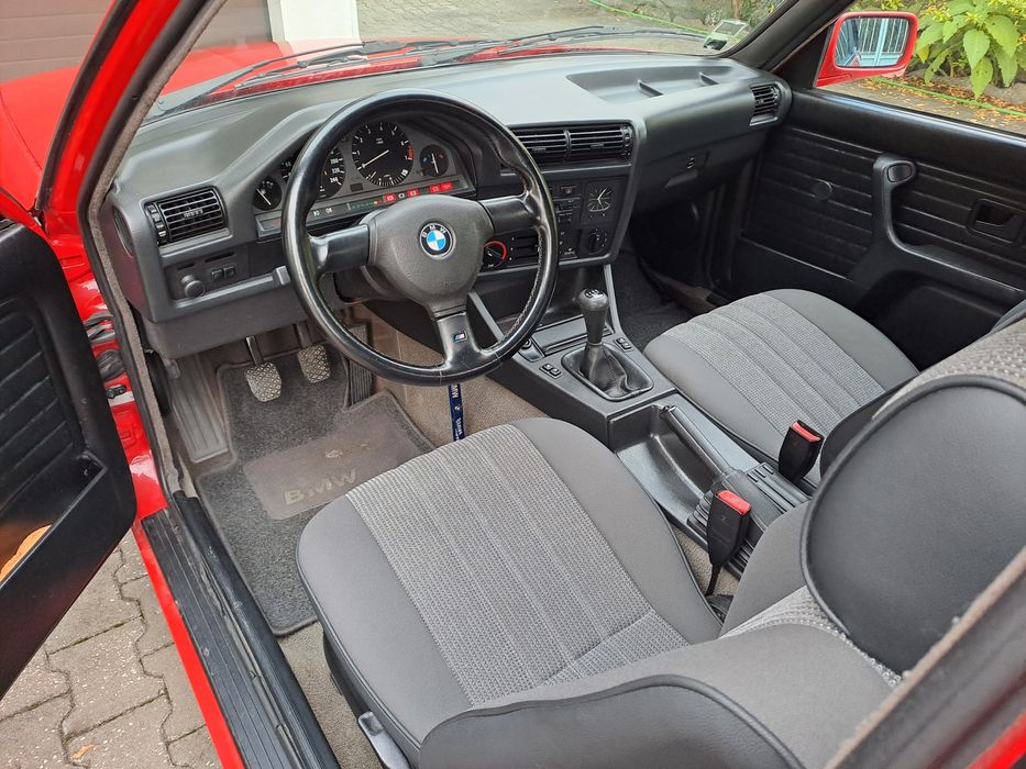 BMW descapotavel cabrio Baur E30