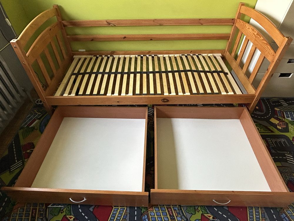 Drewniane łóżko 180x80