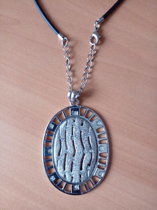 Продається прикраса