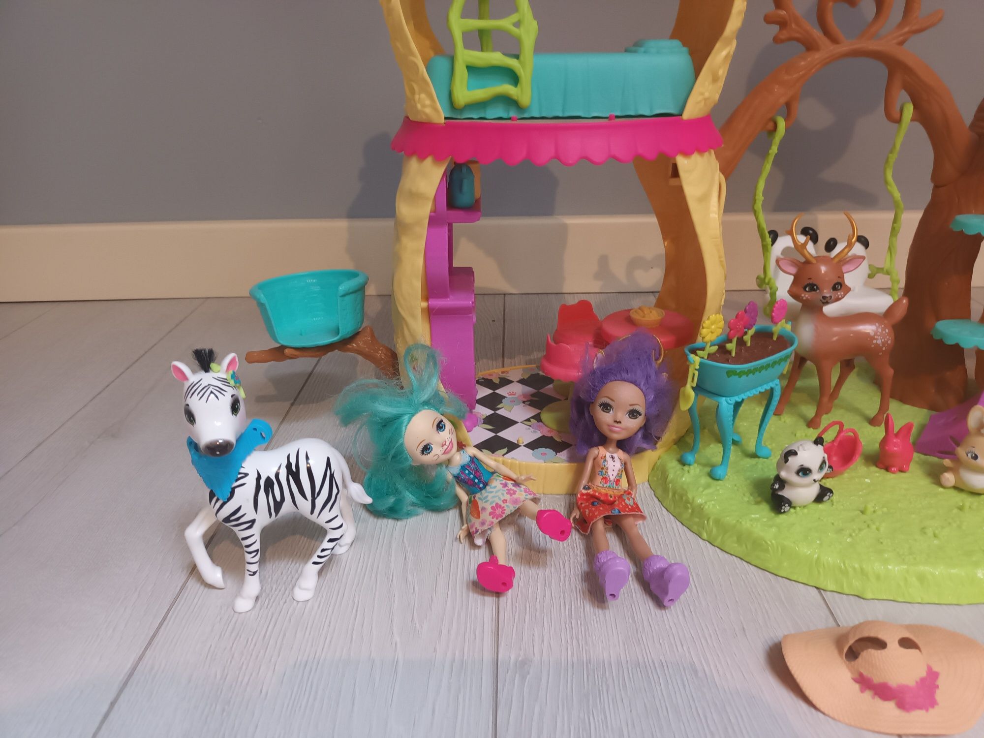 Sprzedam  domek enchantimals  panda