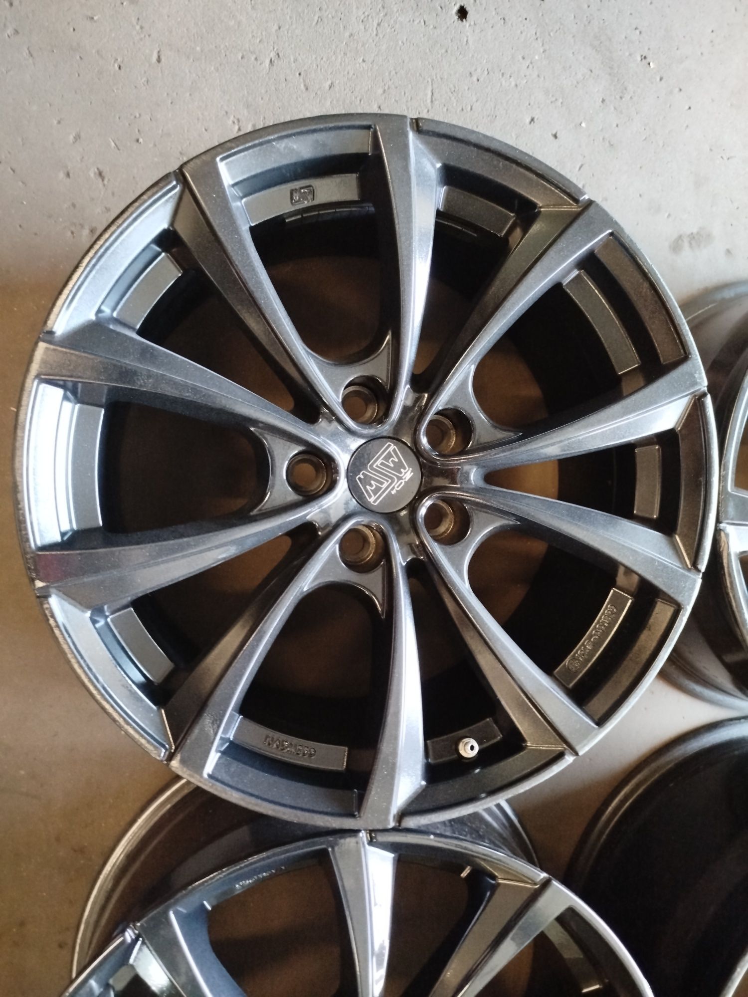 Felgi aluminiowe 18 cali do Tesla z czujnikami ciśnienia, 5x114,3