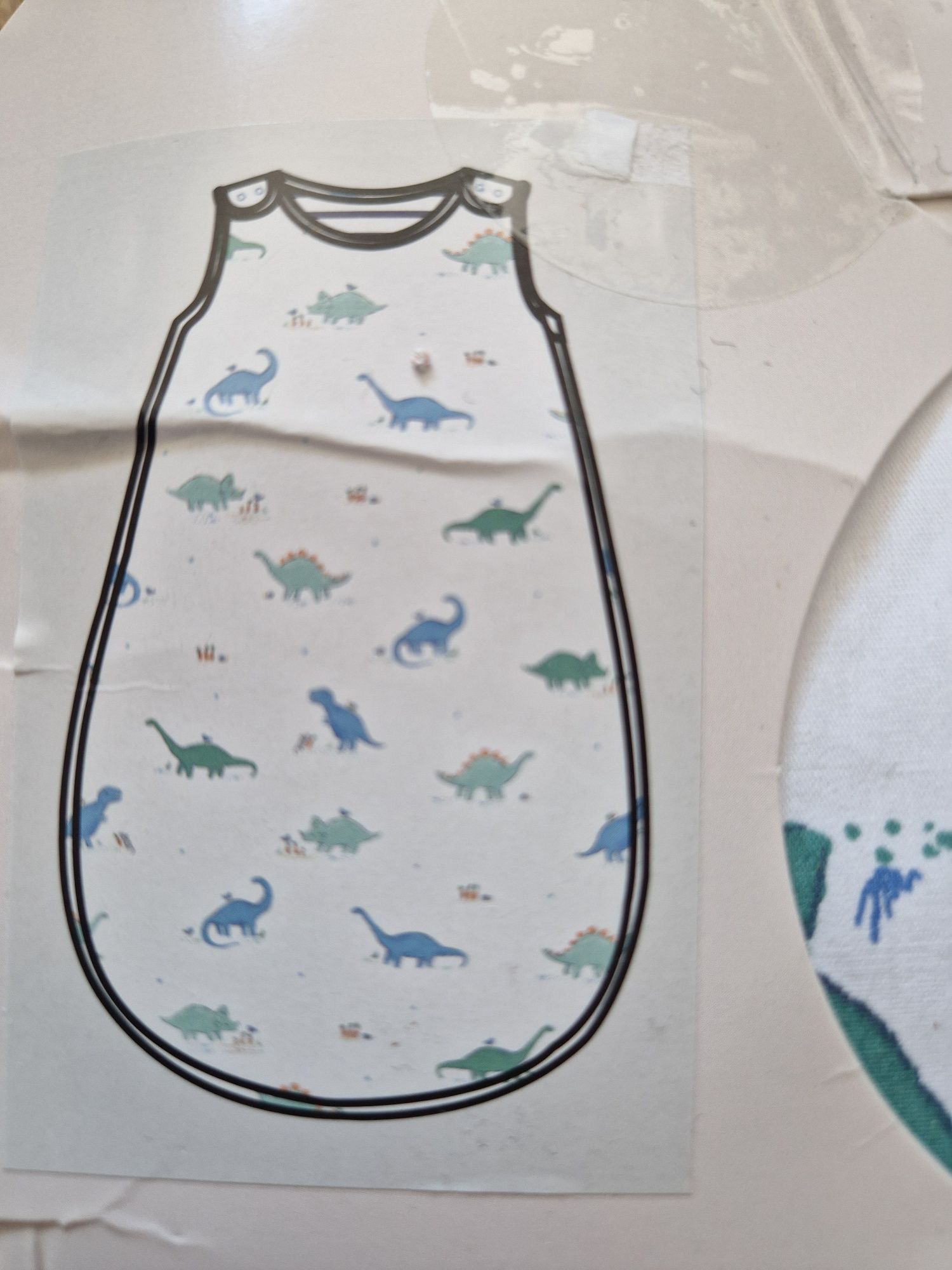 Śpiworek do łóżeczka na ramiona dinozaury 2,5 tog r 0-6m