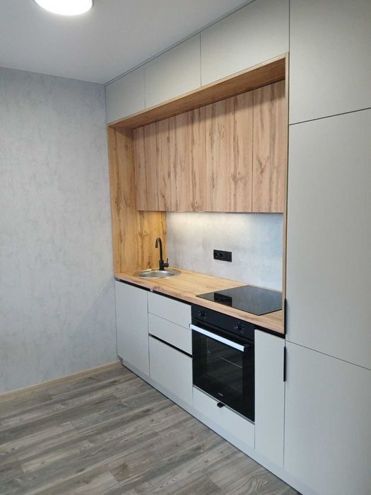 Продаж 1 кімнатної квартири в ЖК Варшавський ПЛЮС. Новий ремонт! Поділ