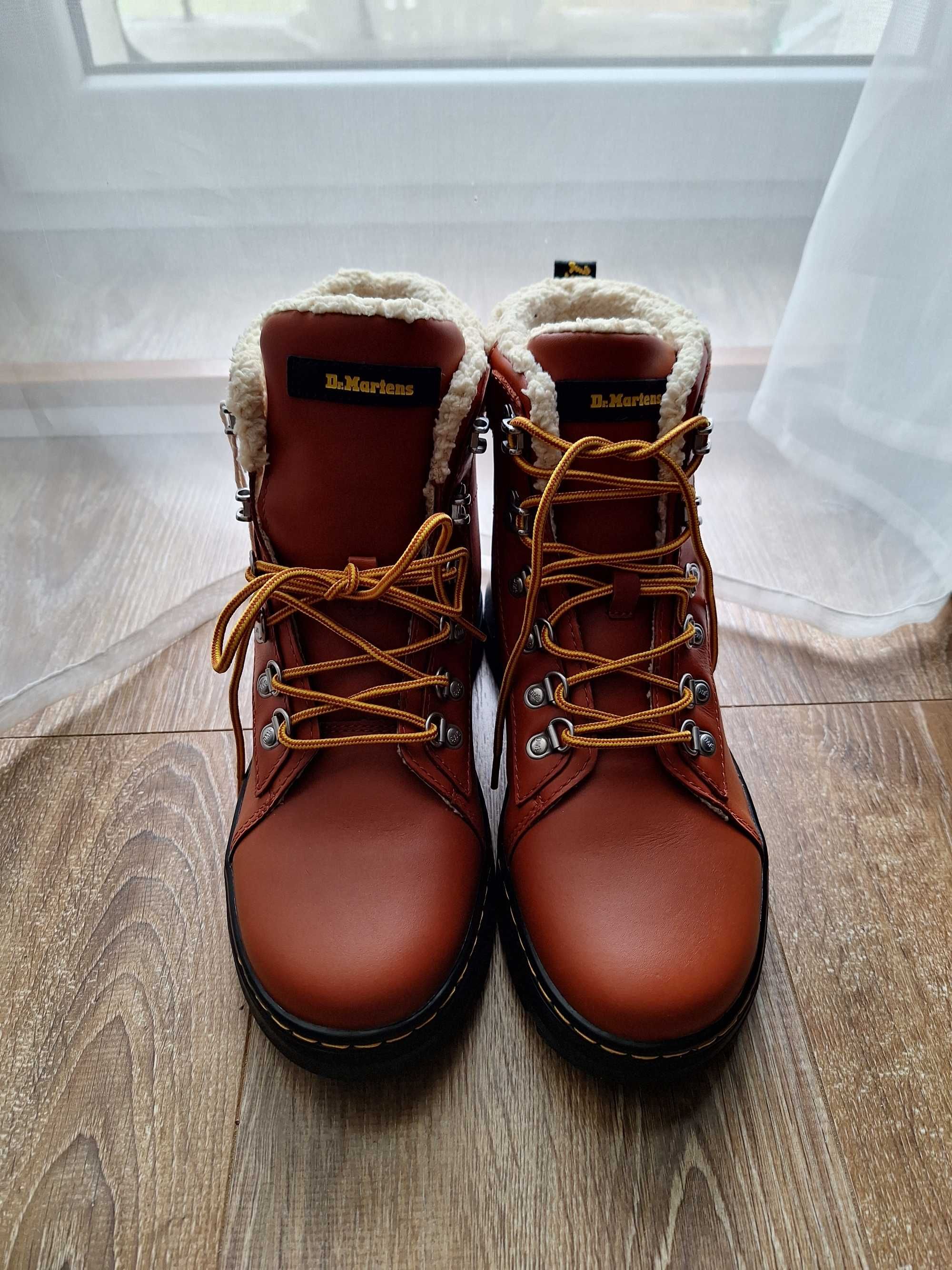 Dr Martens botki na platformie