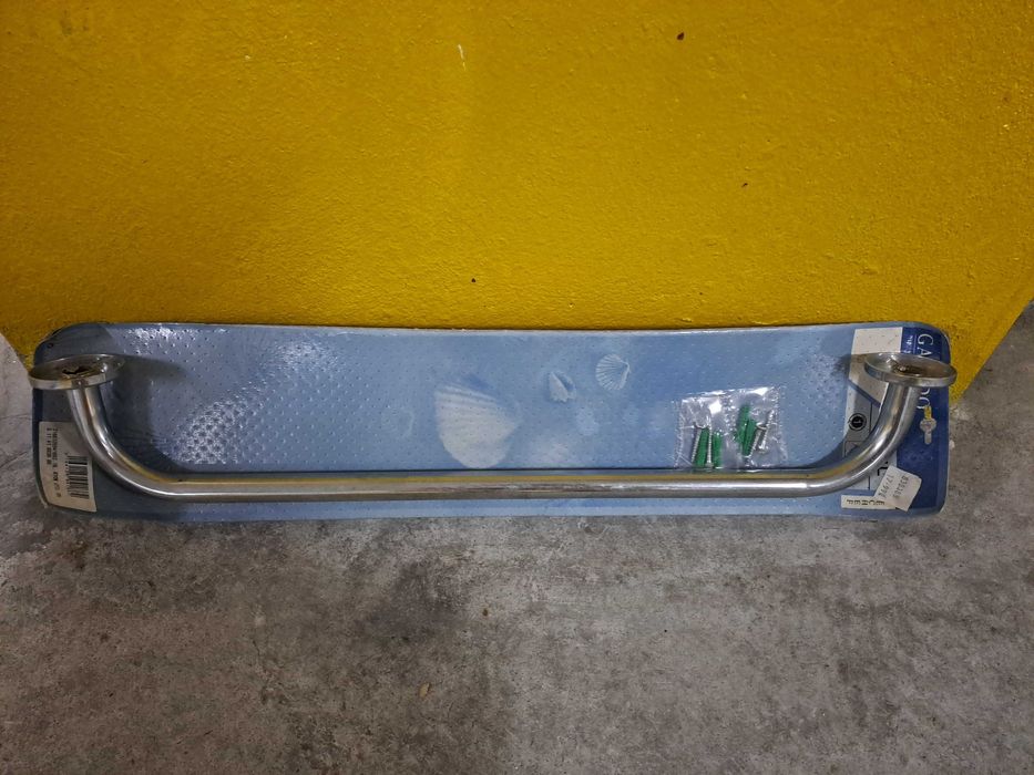 Cabide e Tapete (NOVOS) preços variam