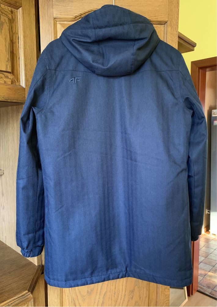 Куртка зимова чоловіча бренду 4F