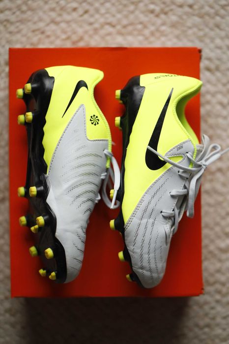 Buty piłkarskie Korki Nike Phantom GX II Academy FG/MG Junior