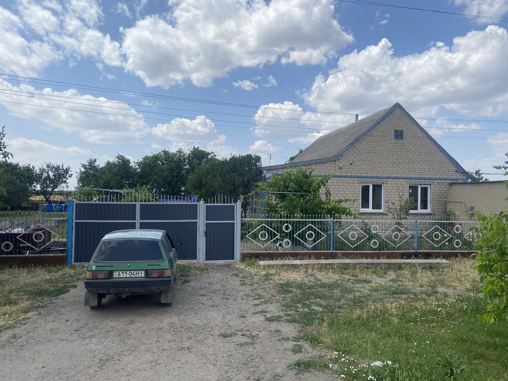 Продаю дом в с Червоне